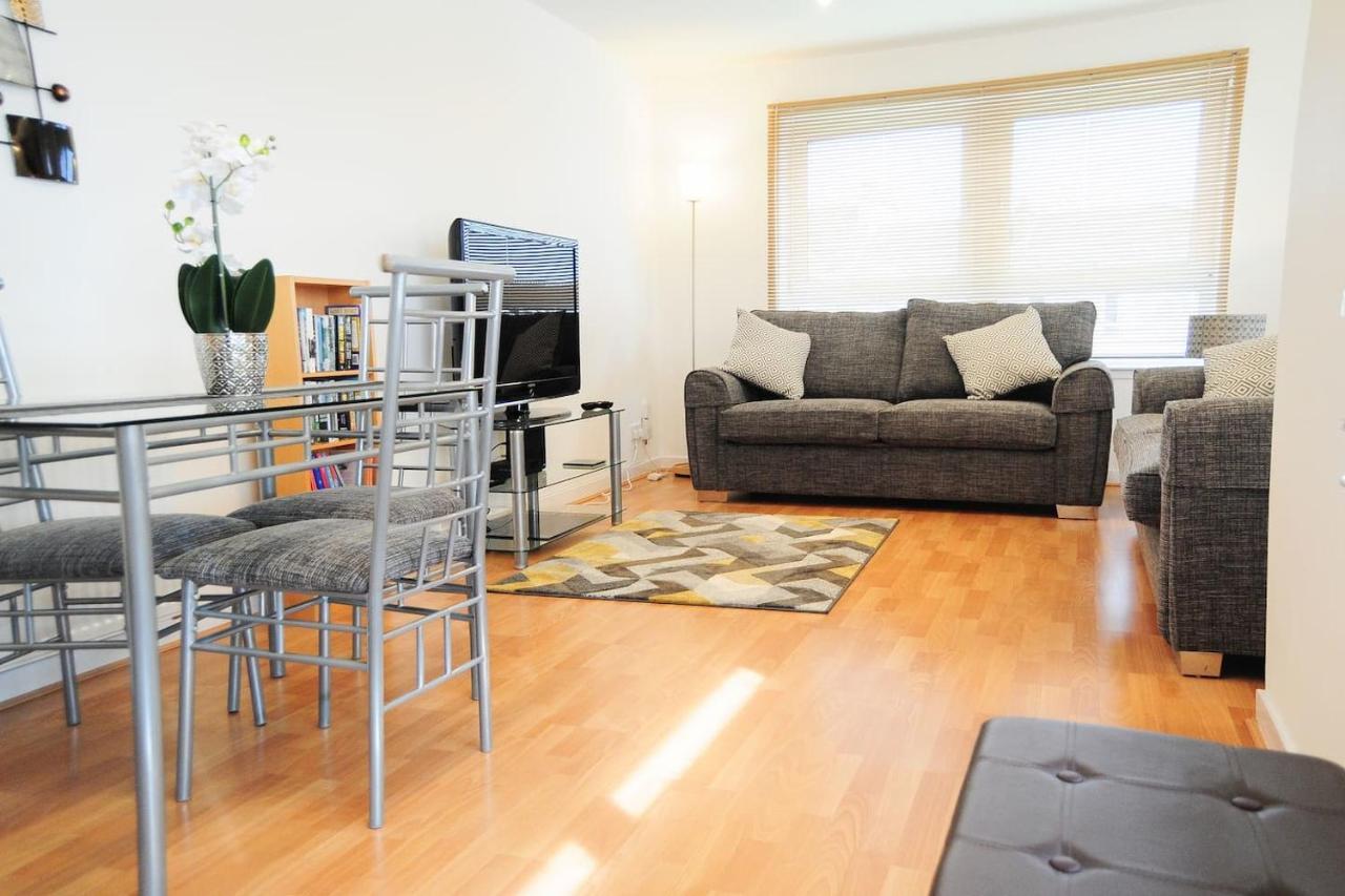 New Glasgow Family Home - Private Parking Εξωτερικό φωτογραφία